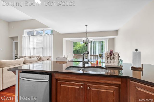 1250 Windsong Drive, Waterford Charter Township, MI 48327