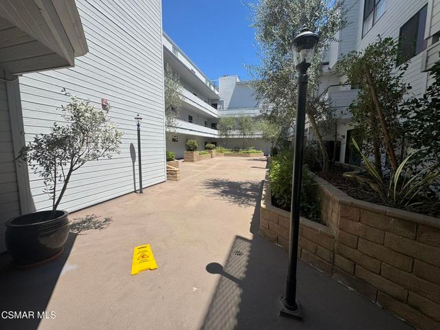 13331 Moorpark Street 336, Sherman Oaks, CA 91423