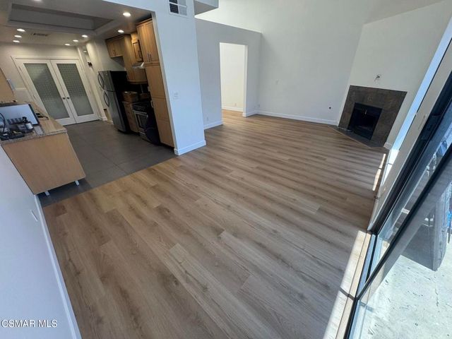 13331 Moorpark Street 336, Sherman Oaks, CA 91423