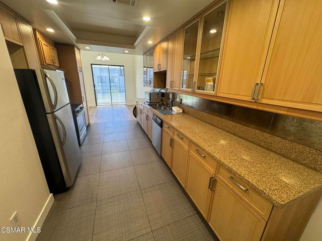 13331 Moorpark Street 336, Sherman Oaks, CA 91423