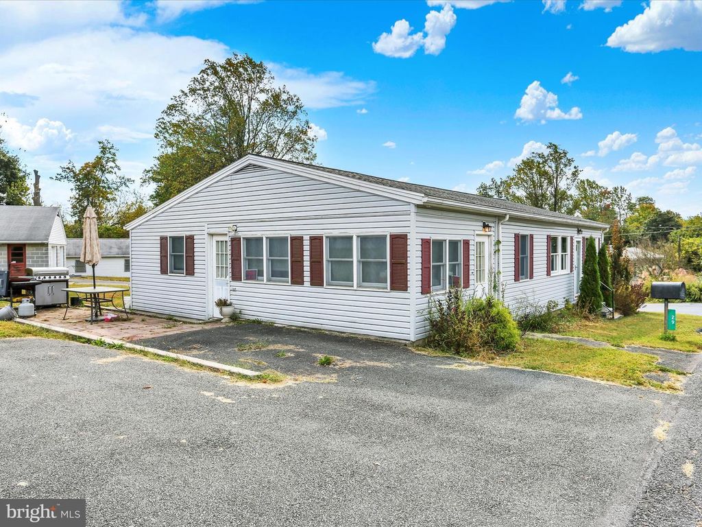 29 ELM AVE, Temple, PA 19560