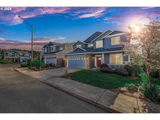 15562 Se MELINDA Ct, Happy Valley, OR 97089