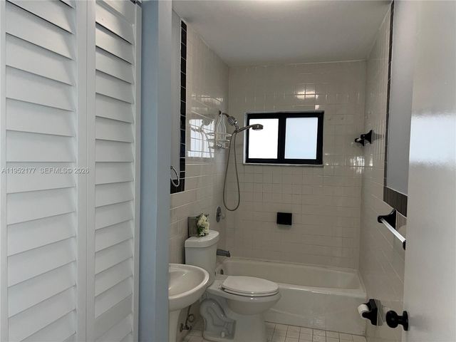 3297 SW 26th St 3299, Miami, FL 33133