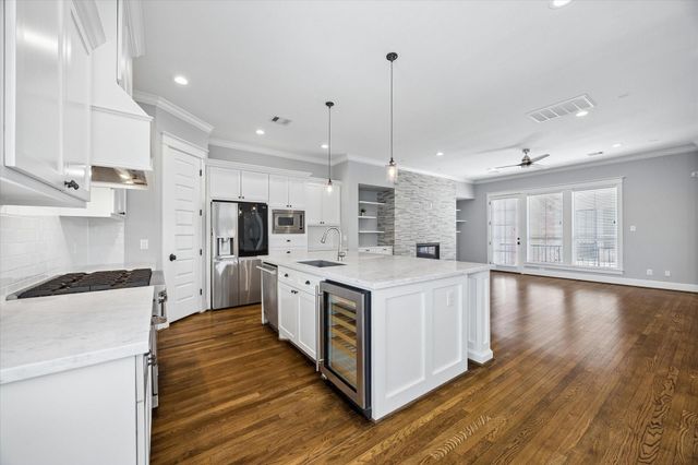 415 W 16th Street D, Houston, TX 77008