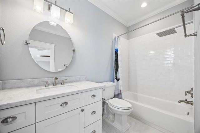 415 W 16th Street D, Houston, TX 77008