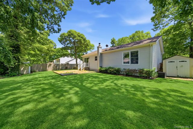 103 Hampton Avenue, Mastic, NY 11950