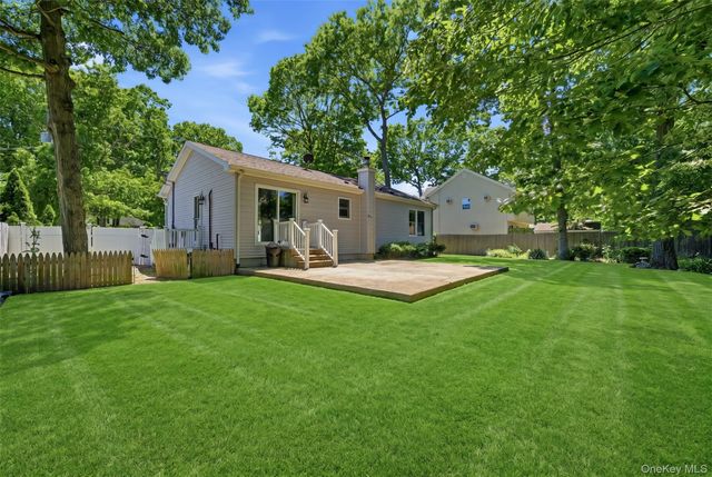 103 Hampton Avenue, Mastic, NY 11950