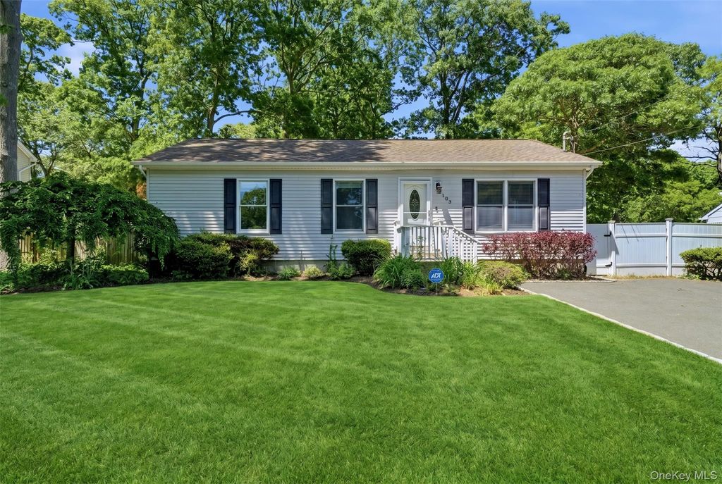 103 Hampton Avenue, Mastic, NY 11950