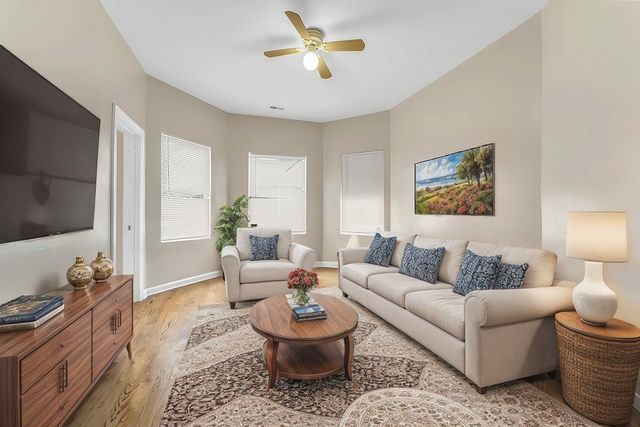 3011 E 80th Street, Chicago, IL 60617