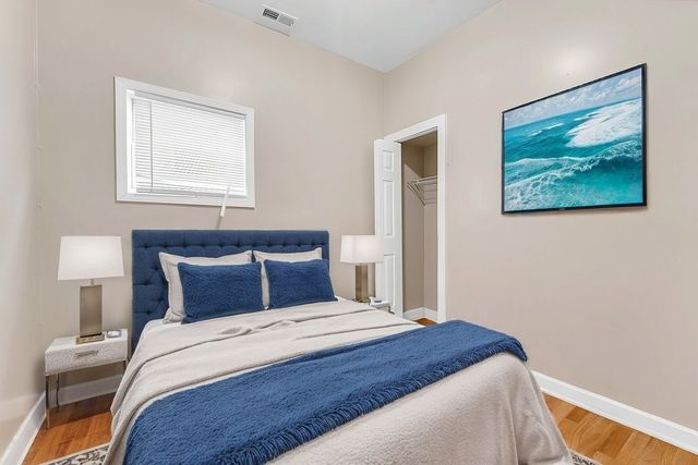 3011 E 80th Street, Chicago, IL 60617