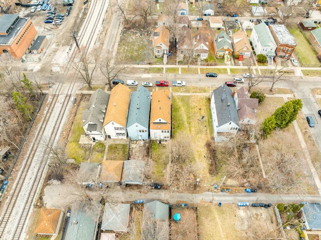 3011 E 80th Street, Chicago, IL 60617