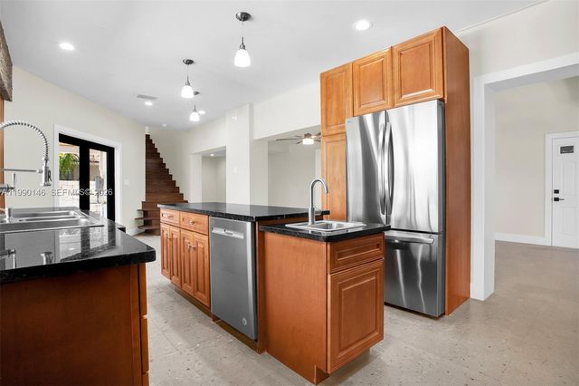 545 S Shore Dr, Miami Beach, FL 33141