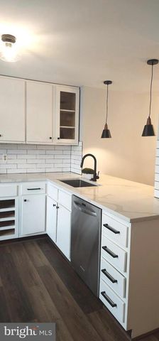 9427 CANDLEBERRY CT, Burke, VA 22015