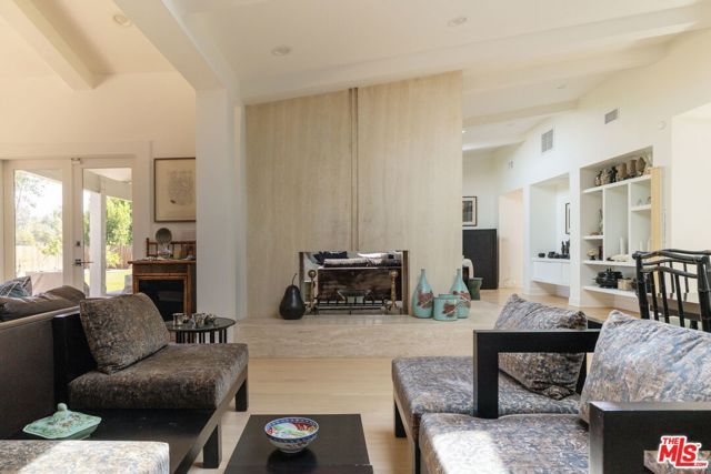 18623 Palomino Drive, Tarzana (los Angeles), CA 91356