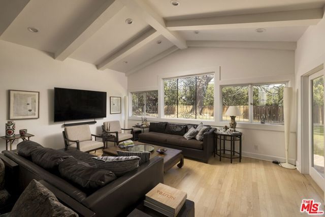 18623 Palomino Drive, Tarzana (los Angeles), CA 91356