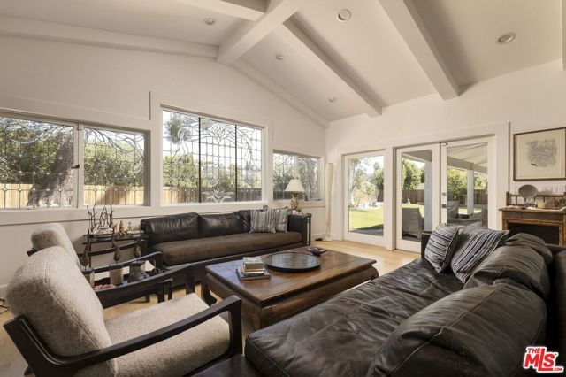 18623 Palomino Drive, Tarzana (los Angeles), CA 91356