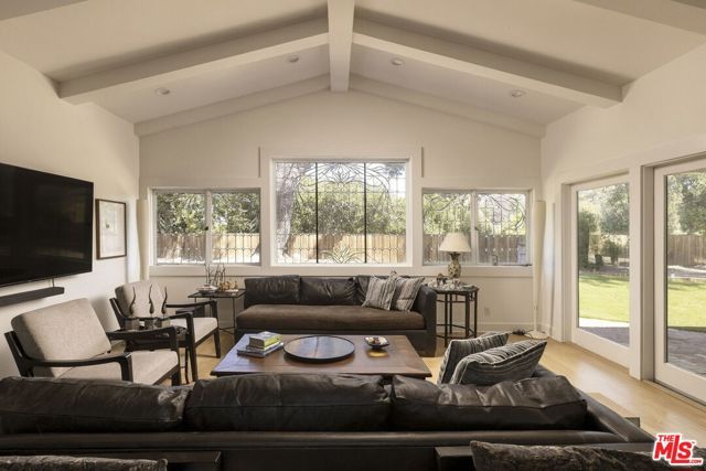 18623 Palomino Drive, Tarzana (los Angeles), CA 91356