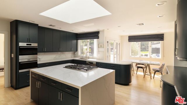 18623 Palomino Drive, Tarzana (los Angeles), CA 91356