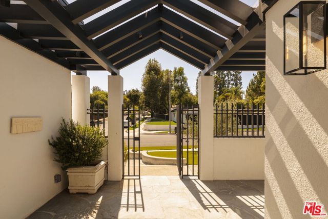 18623 Palomino Drive, Tarzana (los Angeles), CA 91356