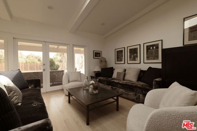 18623 Palomino Drive, Tarzana (los Angeles), CA 91356