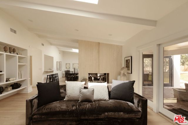 18623 Palomino Drive, Tarzana (los Angeles), CA 91356
