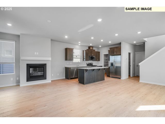 1022 Legacy St, Eugene, OR 97402