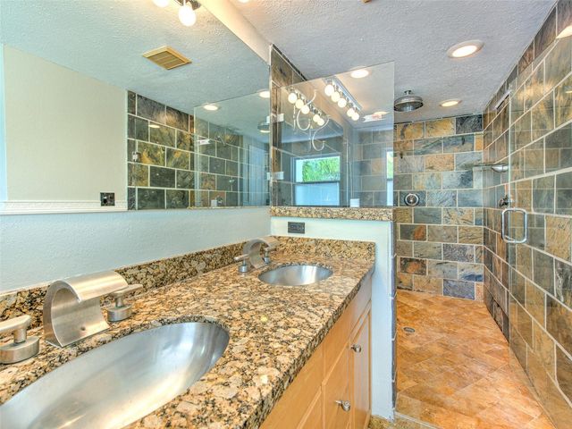 4711 W SAN RAFAEL STREET, Tampa, FL 33629