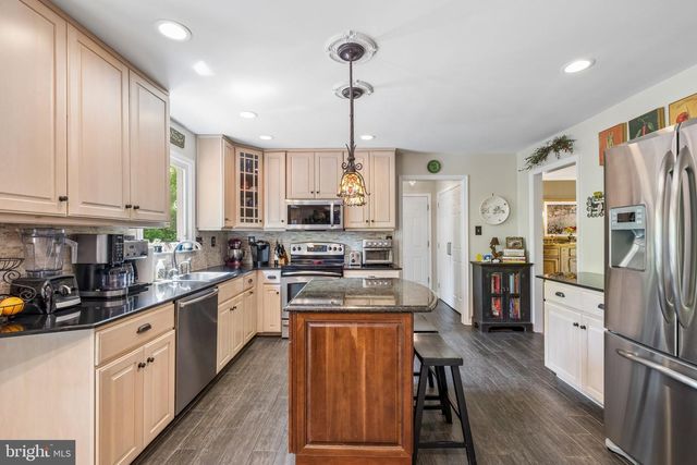 6 LOCUST WAY, Lafayette Hill, PA 19444