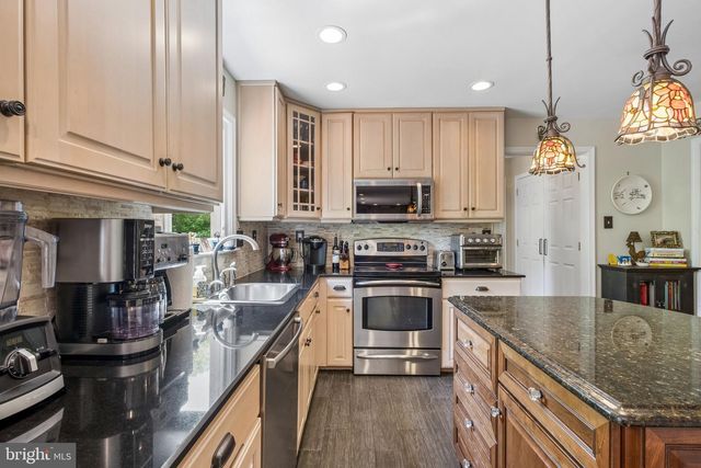 6 LOCUST WAY, Lafayette Hill, PA 19444