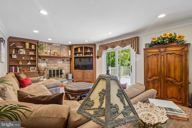 6 LOCUST WAY, Lafayette Hill, PA 19444