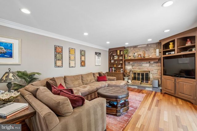6 LOCUST WAY, Lafayette Hill, PA 19444