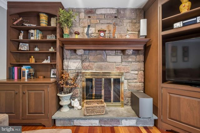 6 LOCUST WAY, Lafayette Hill, PA 19444