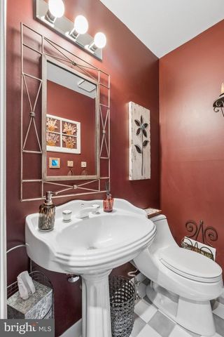6 LOCUST WAY, Lafayette Hill, PA 19444