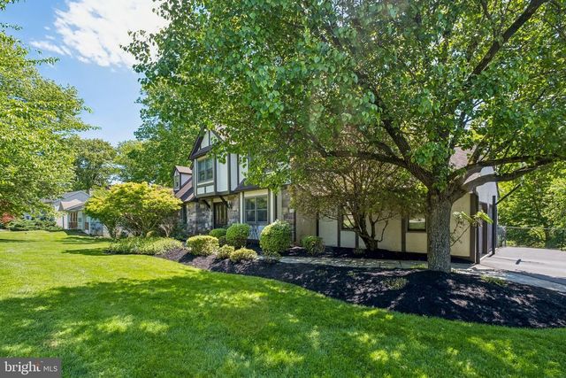 6 LOCUST WAY, Lafayette Hill, PA 19444