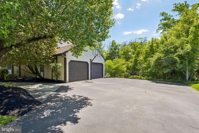 6 LOCUST WAY, Lafayette Hill, PA 19444