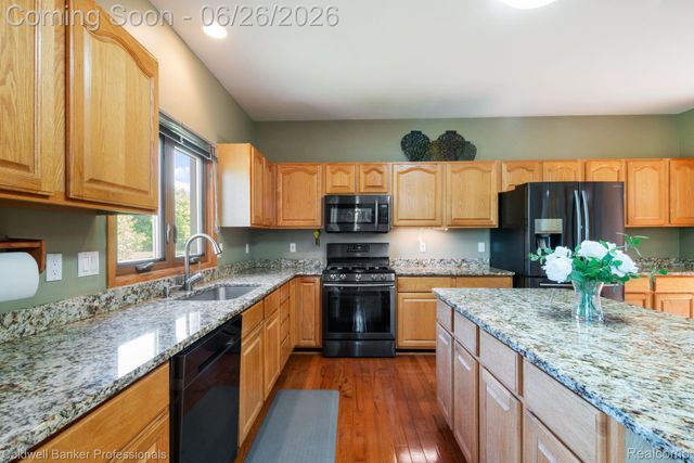 49906 Fuller Court, Plymouth Charter Township, MI 48170