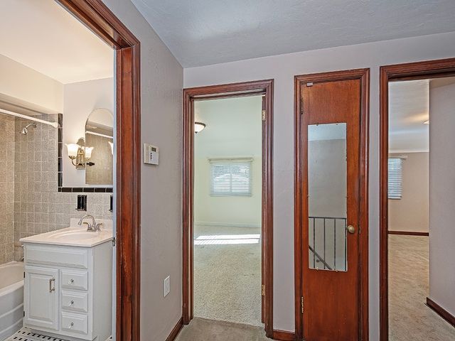 438 Sleepy Hollow Road, Mt Lebanon, PA 15228