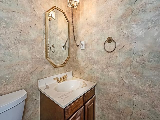 438 Sleepy Hollow Road, Mt Lebanon, PA 15228