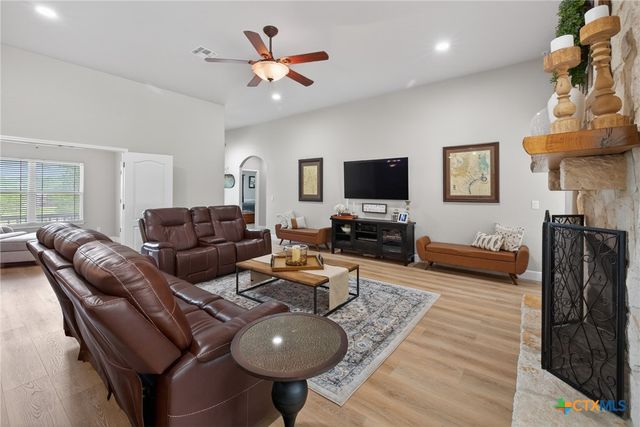 659 Winding View, New Braunfels, TX 78132