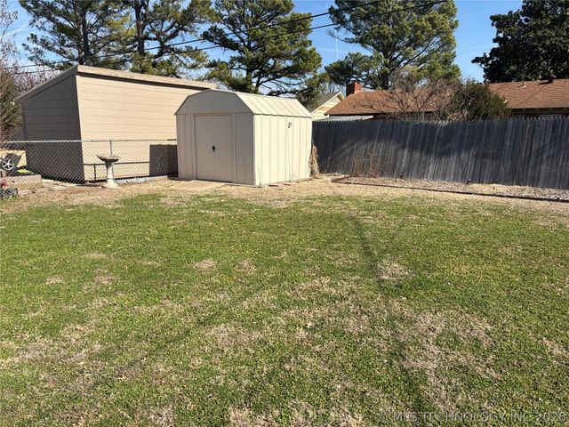 5859 S Quebec Avenue, Tulsa, OK 74135