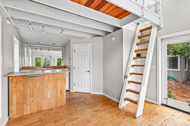 207 Hillcrest Street, Ashland, OR 97520