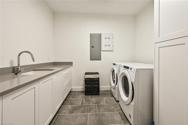 1115 Central AVE 243, Naples, FL 34102