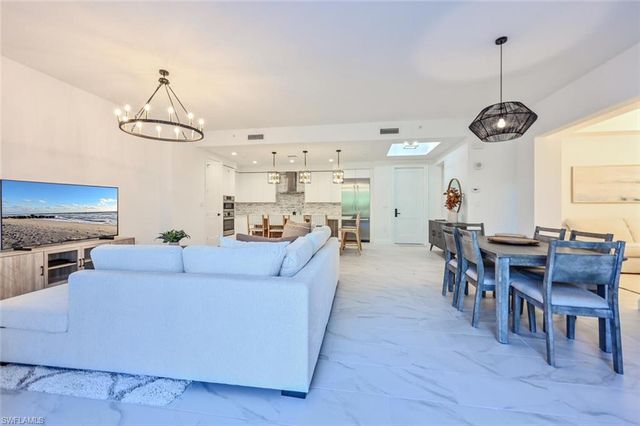 1115 Central AVE 243, Naples, FL 34102