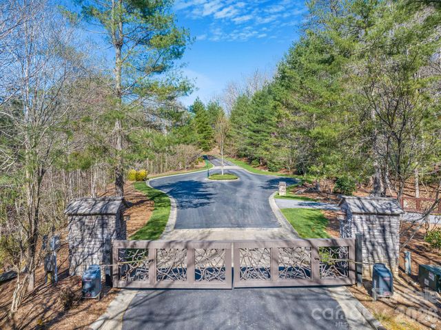 116 May Fly Lane 116, Horse Shoe, NC 28742