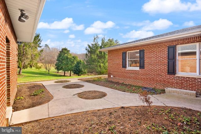 375 SEVEN PONDS RD, Amissville, VA 20106
