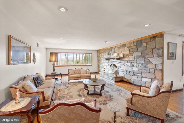 375 SEVEN PONDS RD, Amissville, VA 20106
