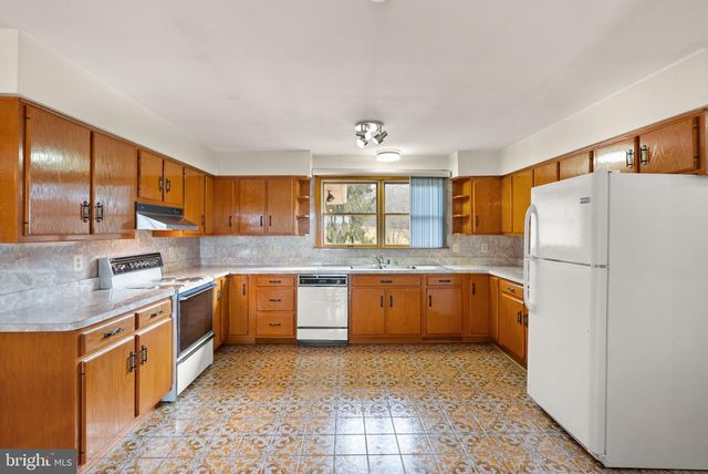 375 SEVEN PONDS RD, Amissville, VA 20106