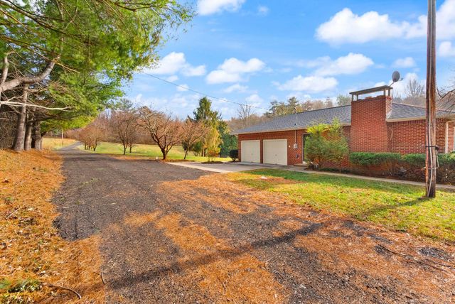 375 SEVEN PONDS RD, Amissville, VA 20106