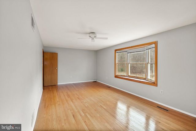 375 SEVEN PONDS RD, Amissville, VA 20106