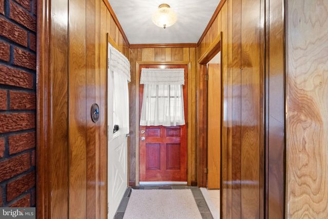 375 SEVEN PONDS RD, Amissville, VA 20106